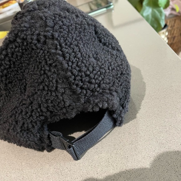 Nike Sherpa Baseball Hat - Picture 3 of 5